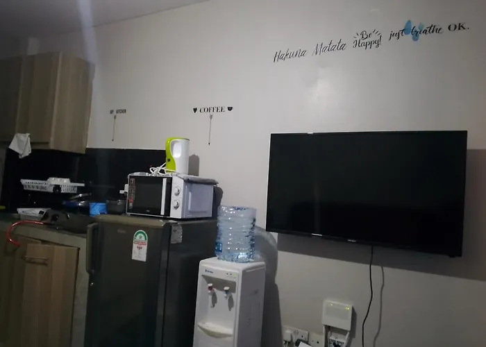 Maloca Stay Near Jkia Embakasi Fedha